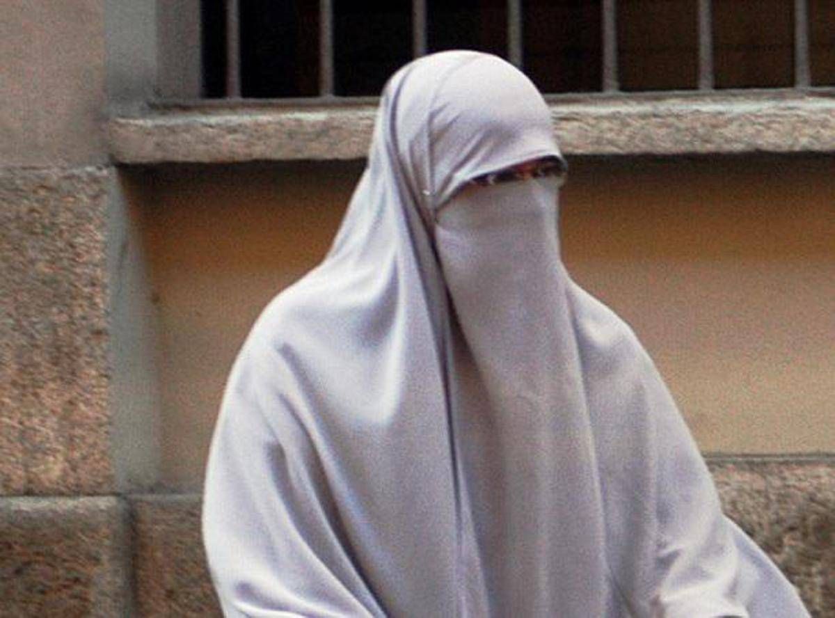Divieto di velo integrale nei luoghi pubblici e pene più dure per i matrimoni combinati: la proposta di Fdl - 