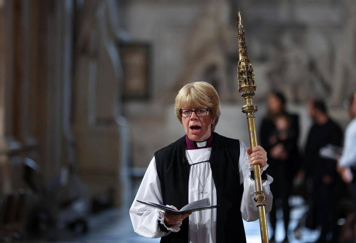 Inghilterra, la chiesa è guidata da una donna: mai successo in 5 secoli - 