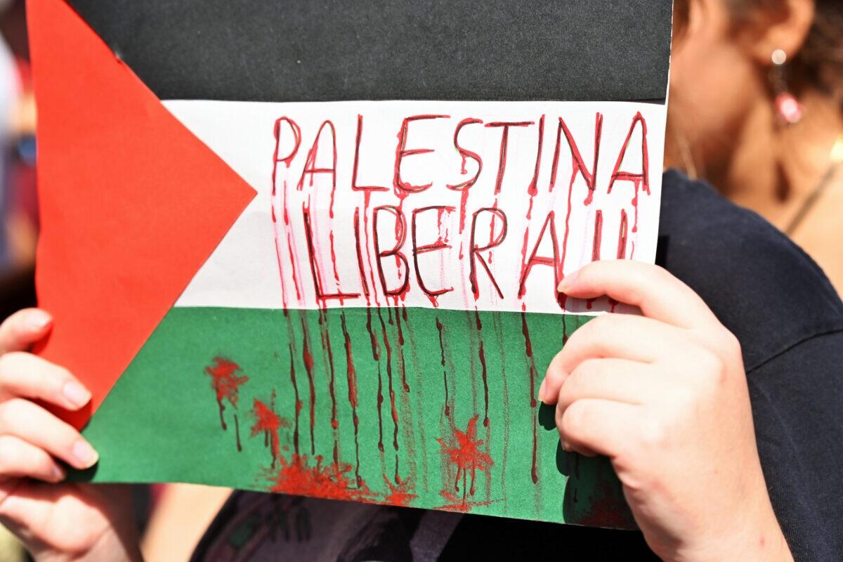 Cori "Free Palestine" scuotono il liceo di Roma | L'intolleranza esplode in una giornata di violenza e protesta! - 