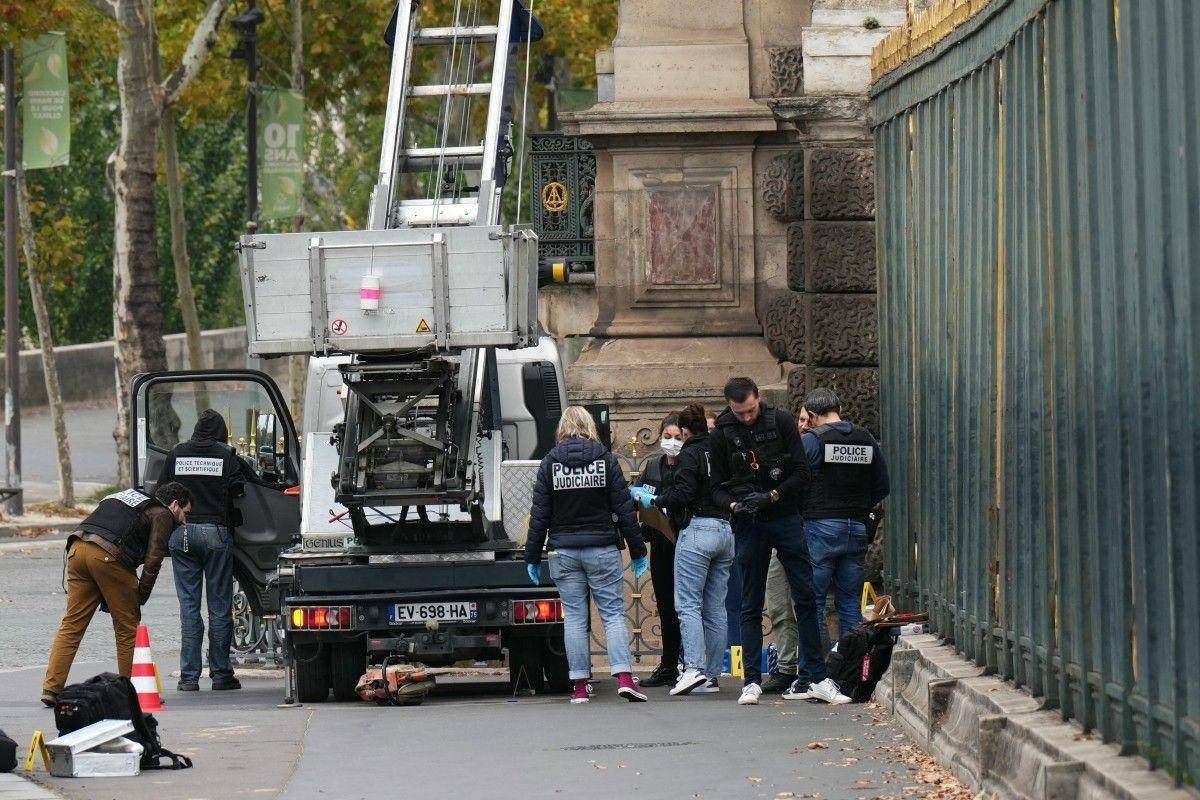 Louvre riapre ai visitatori. Darmanin: "Furto dà immagine pessima della Francia" -