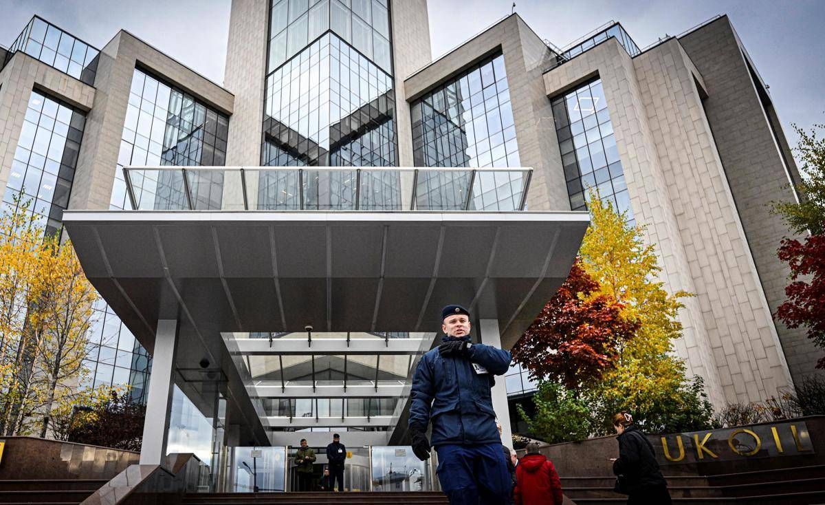 Ucraina, ondata di droni sulla Russia: colpita raffineria e impianto chimico - 