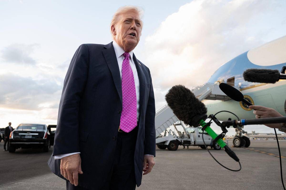 Ucraina, Trump esorta Zelensky a 'fare accordo' con Putin e frena su invio Tomahawk -