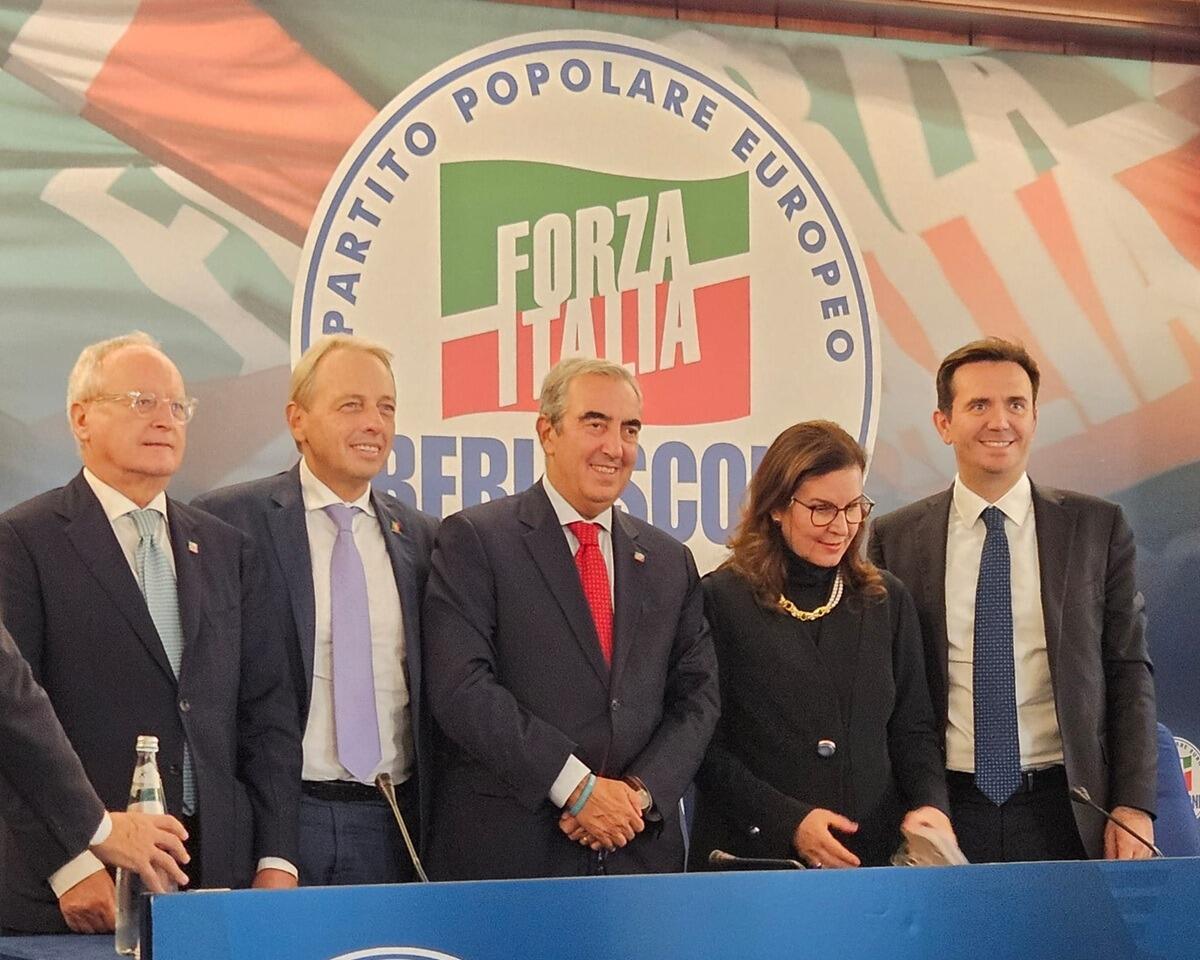Milano in crisi: ecco perché la nomina di un commissario sta creando divisioni tra politica e cittadinanza! -