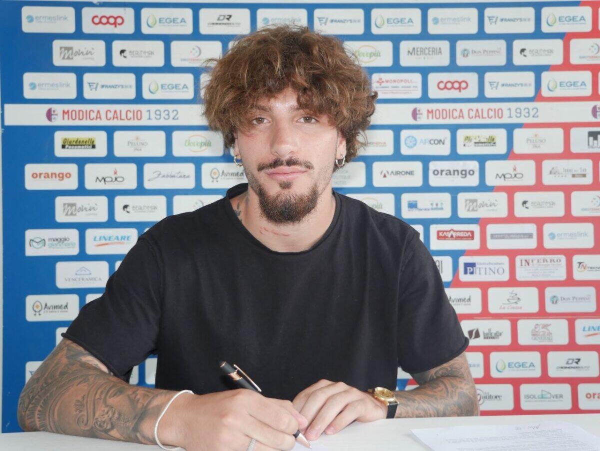 Salvatore Mollica torna al Modica calcio | Scopri perché tutti lo vedono come il futuro della squadra! - 