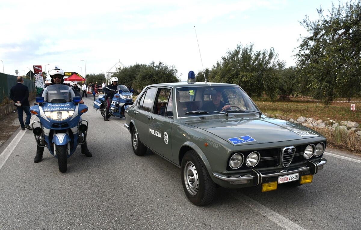 L'auto storica della Polizia sfilava a Ragusa | Scopri perché ha fatto battere il cuore degli appassionati! - 