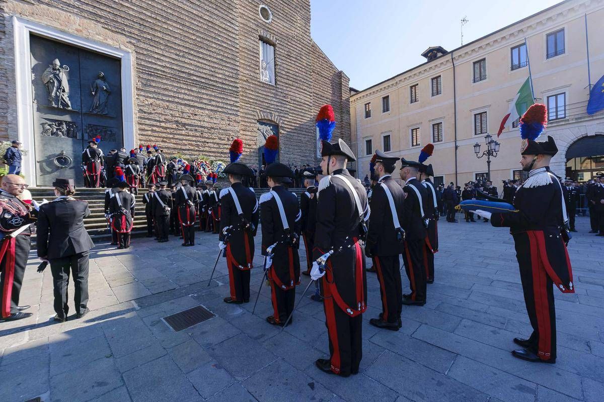 Funerali carabinieri uccisi, l'omelia: "Evento umanamente incomprensibile" -