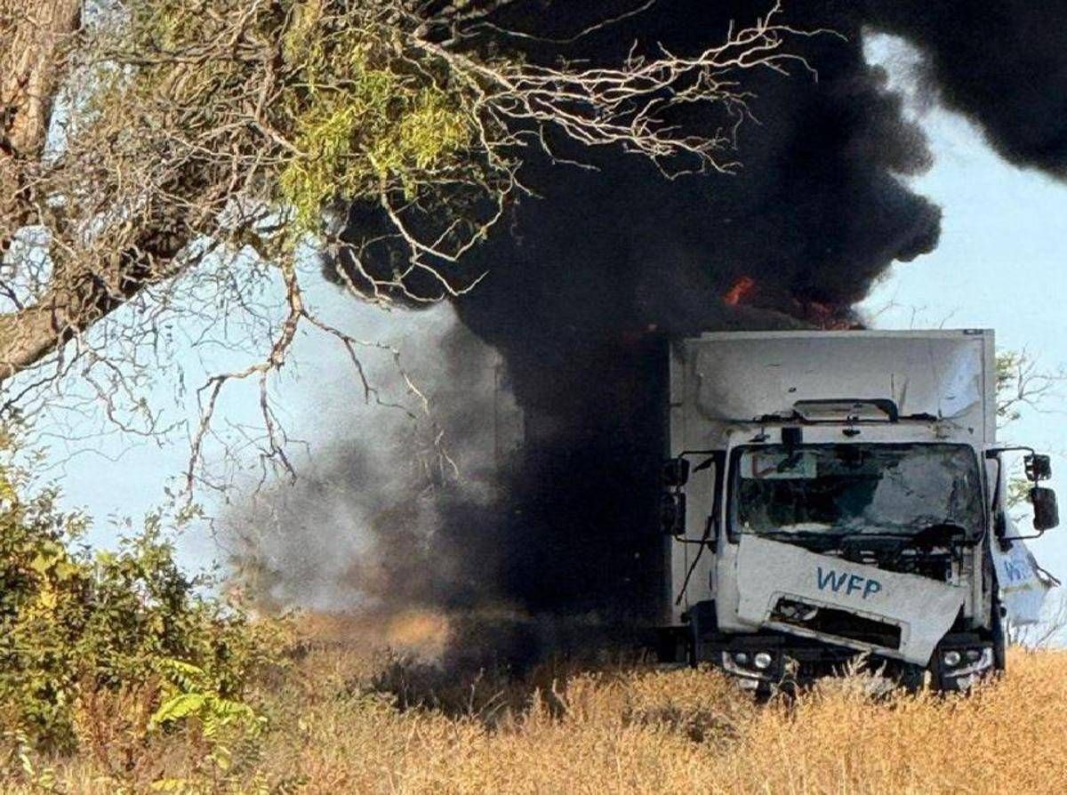 Ucraina, Mosca in pressing: "Usa convincano Kiev alla pace". Attacco russo a convoglio Onu -