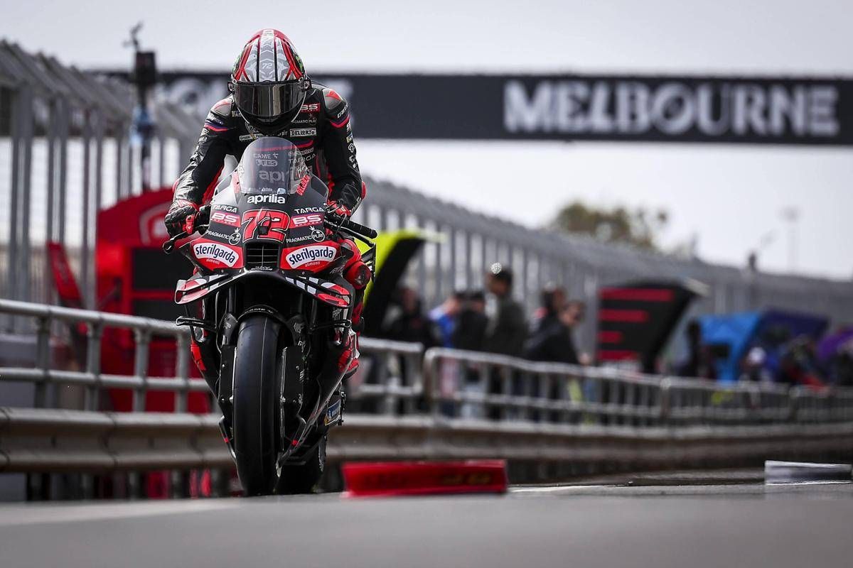 MotoGp, festa Aprilia in Australia: Bezzecchi domina la Sprint. Penultimo Bagnaia -