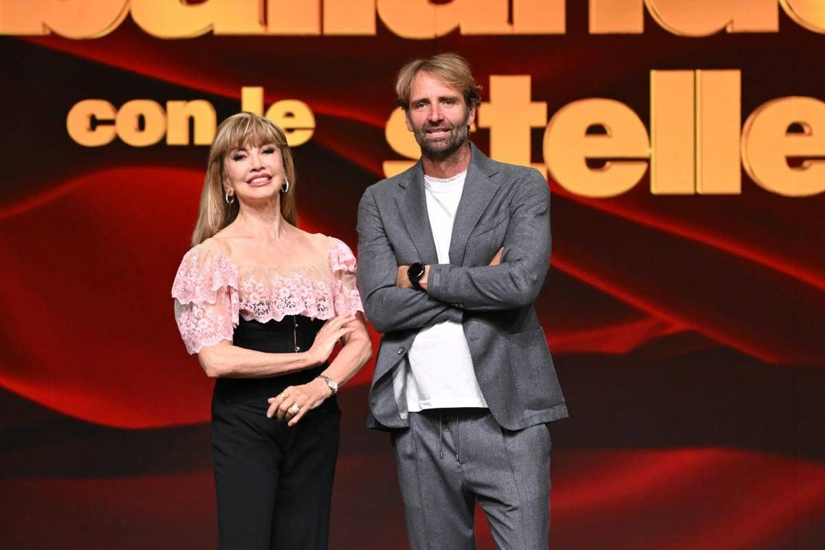 Ballando con le stelle, stasera 18 ottobre: Renato Zero ballerino per una notte -