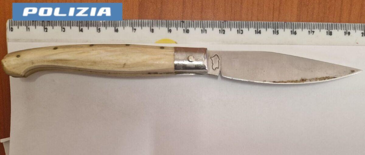 Tifoso della Curva Sud arrestato con un coltello a Catania | La Polizia salva gli spettatori da un potenziale disastro! - 