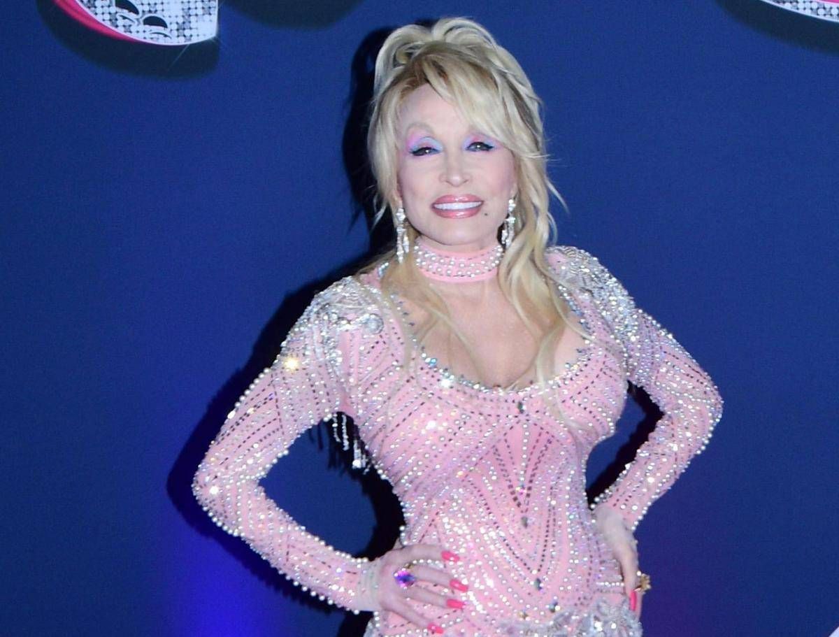 Dolly Parton non sta bene, l'appello della sorella: "Pregate per lei" - 