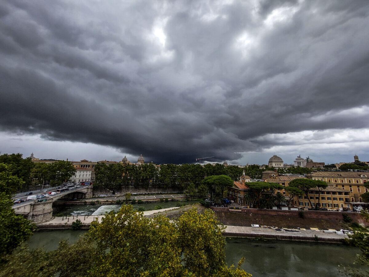 Venti furiosi in arrivo | Il maltempo colpirà dure le regioni più inattese! -