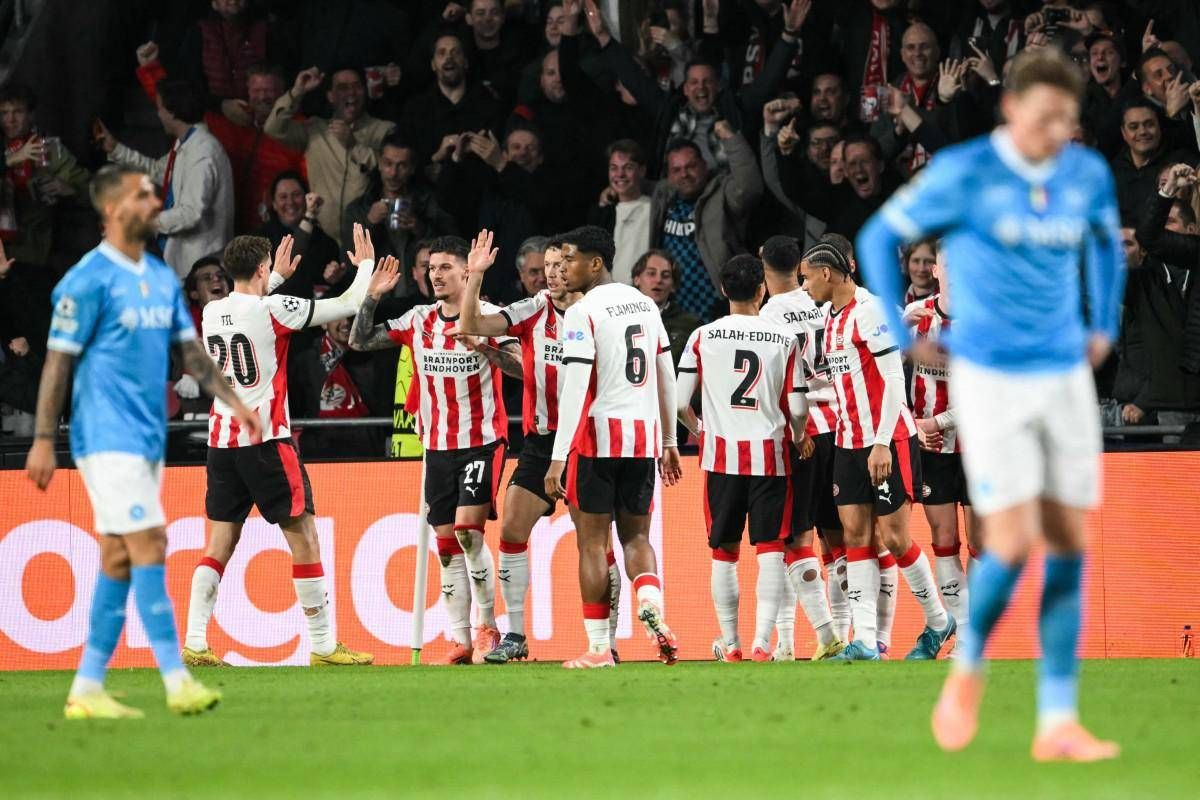 Psv-Napoli 6-2, McTominay non basta: sconfitta choc per Conte -
