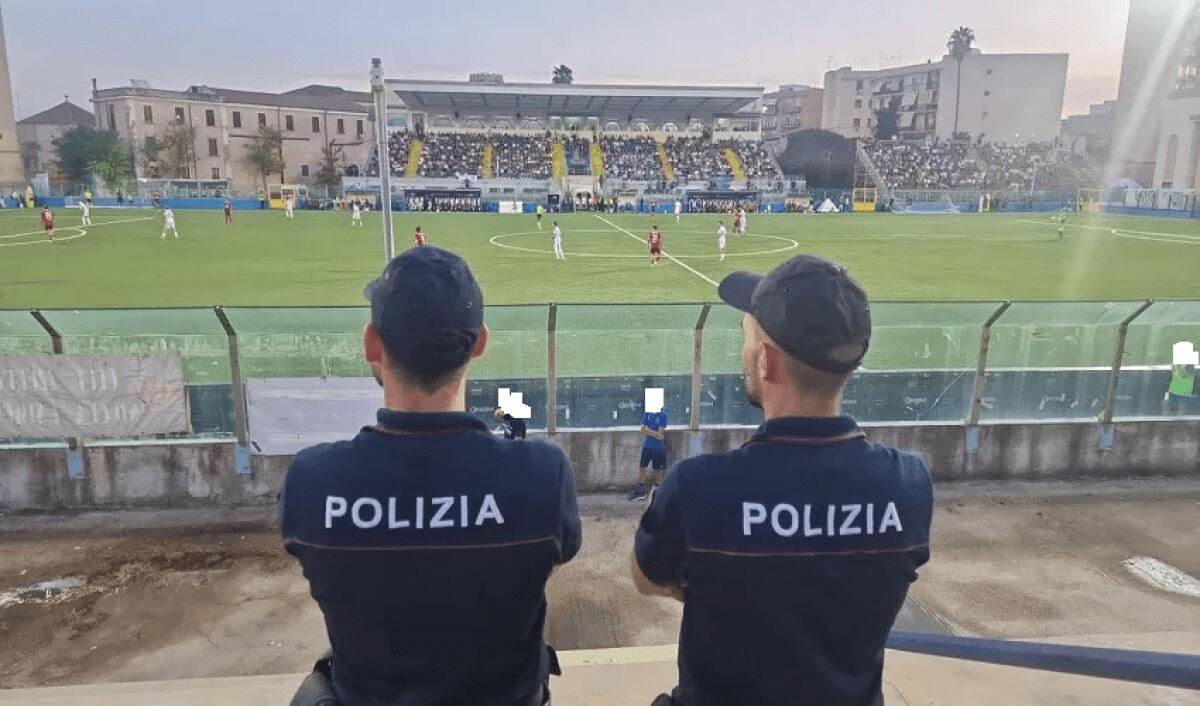 Ventottenne siracusana bloccata per minacce alla Polizia | Scopri come il calcio ha rivelato una verità scioccante! - 