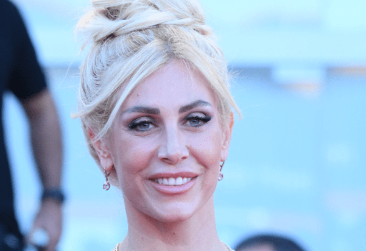 Chi è Paola Caruso, la showgirl ospite oggi a Verissimo: la lotta del figlio Michele - 