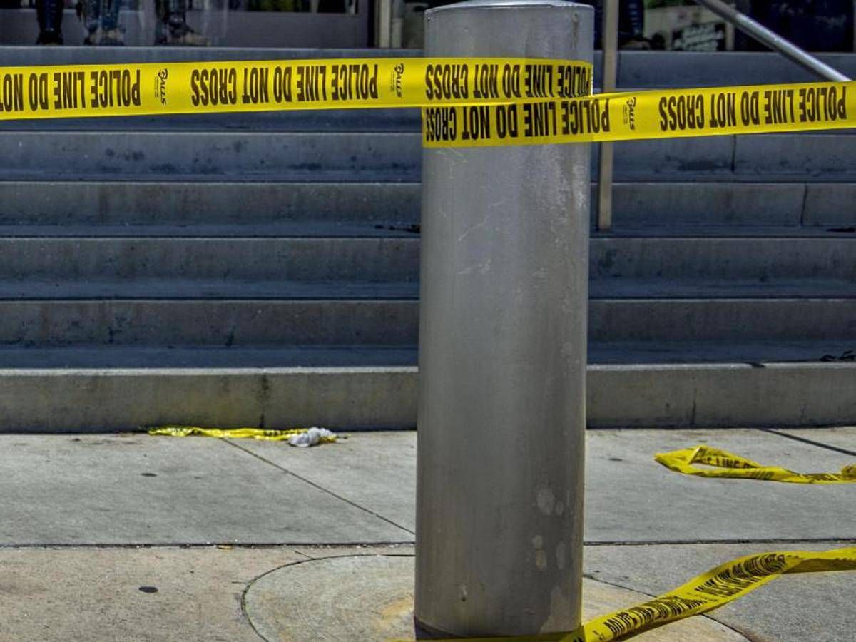 Sparatoria in Alabama, almeno 2 morti e 12 feriti alla fiera di Montgomery - 