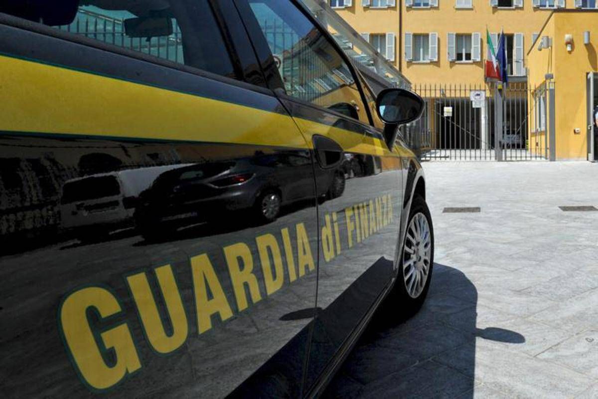 Ruba un milione e mezzo dalla beneficenza per rifarsi casa e auto, arrestata responsabile onlus - 