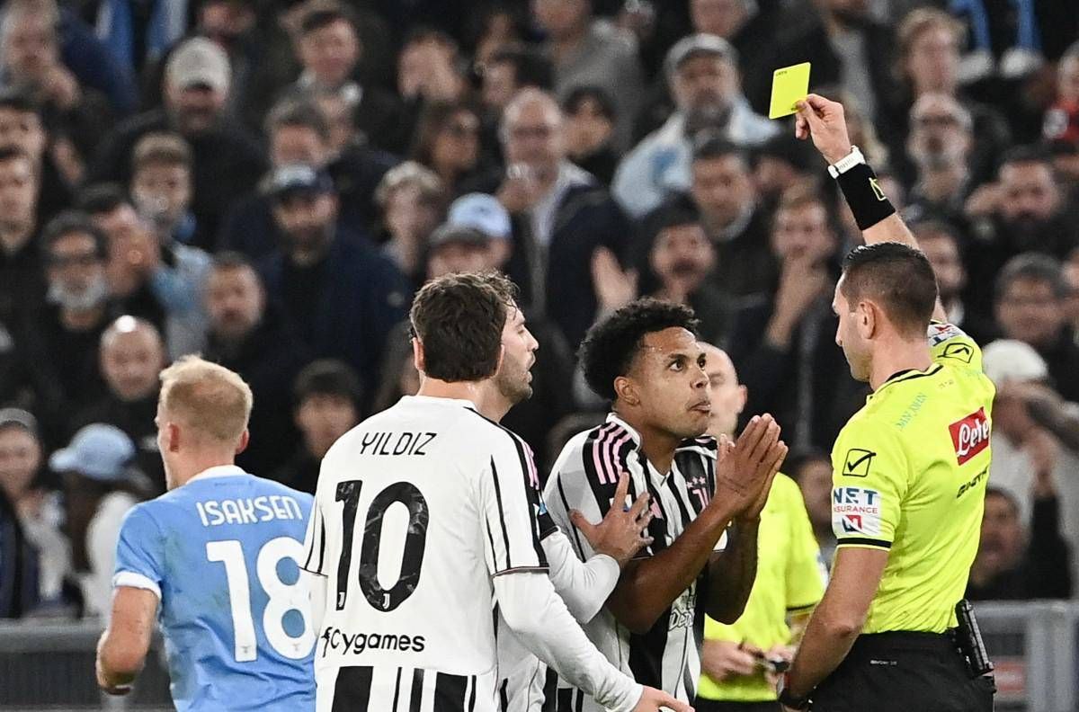 Doppio giallo (mancato) a McKennie e rigore chiesto da Conceicao: proteste in Lazio-Juve - 