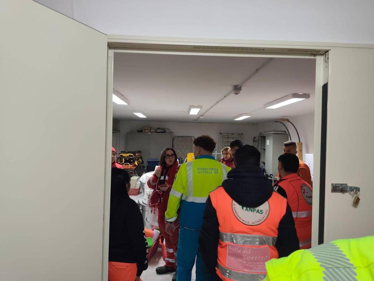 Terremoto in Irpinia, sindaco Montefredane: "Allestiti due punti accoglienza, in centro caduti calcinacci" - 