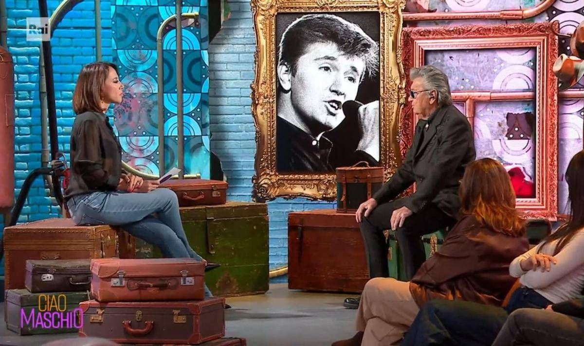 Bobby Solo senza filtri a 'Ciao Maschio': "Sono un sopravvissuto, la musica mi tiene vivo" -