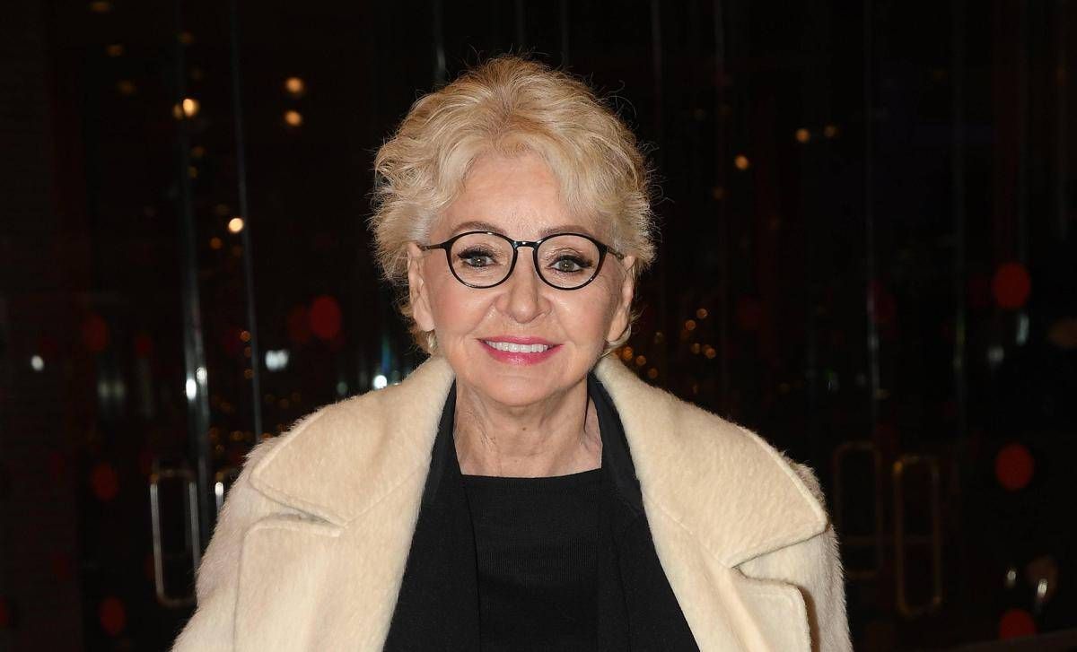 Enrica Bonaccorti torna sui social dopo l'annuncio della malattia: "Non mi nasconderò più" -