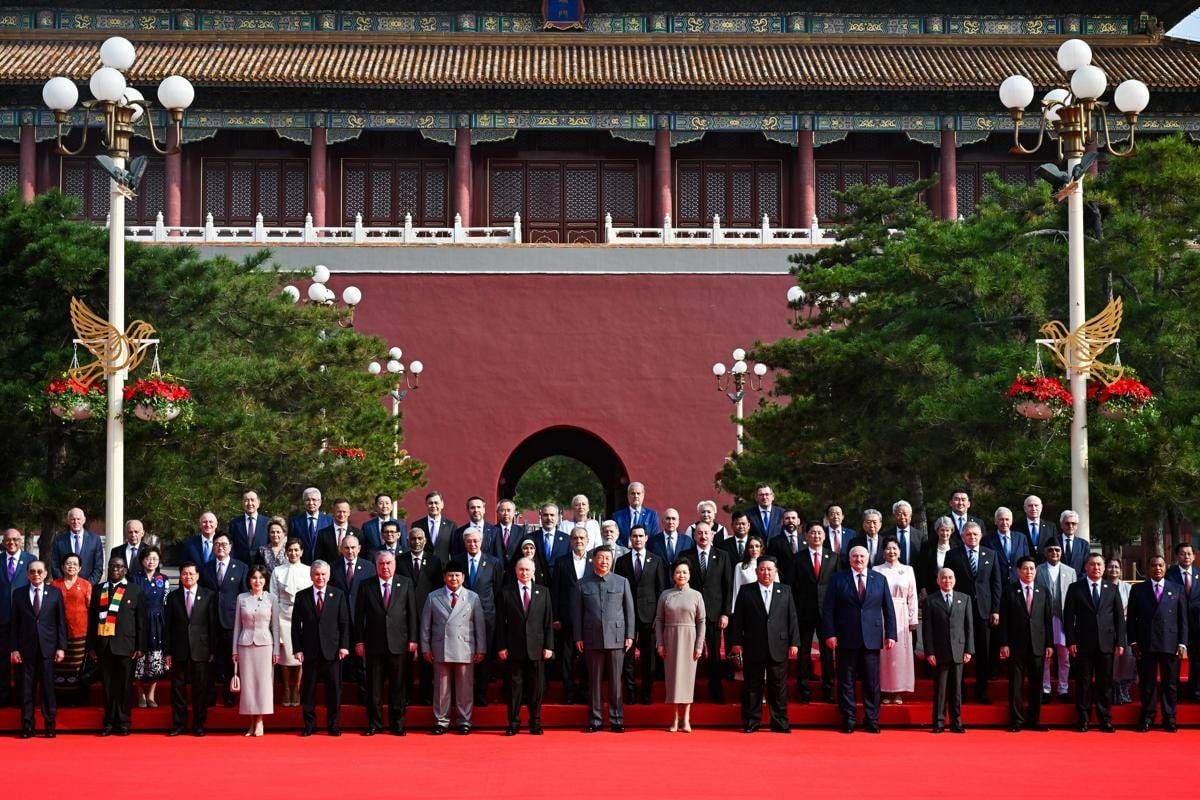 D'Alema e la foto con Putin e Kim a Pechino: "C'era l'80% dell'umanità, isolarli è da coglio..." - 