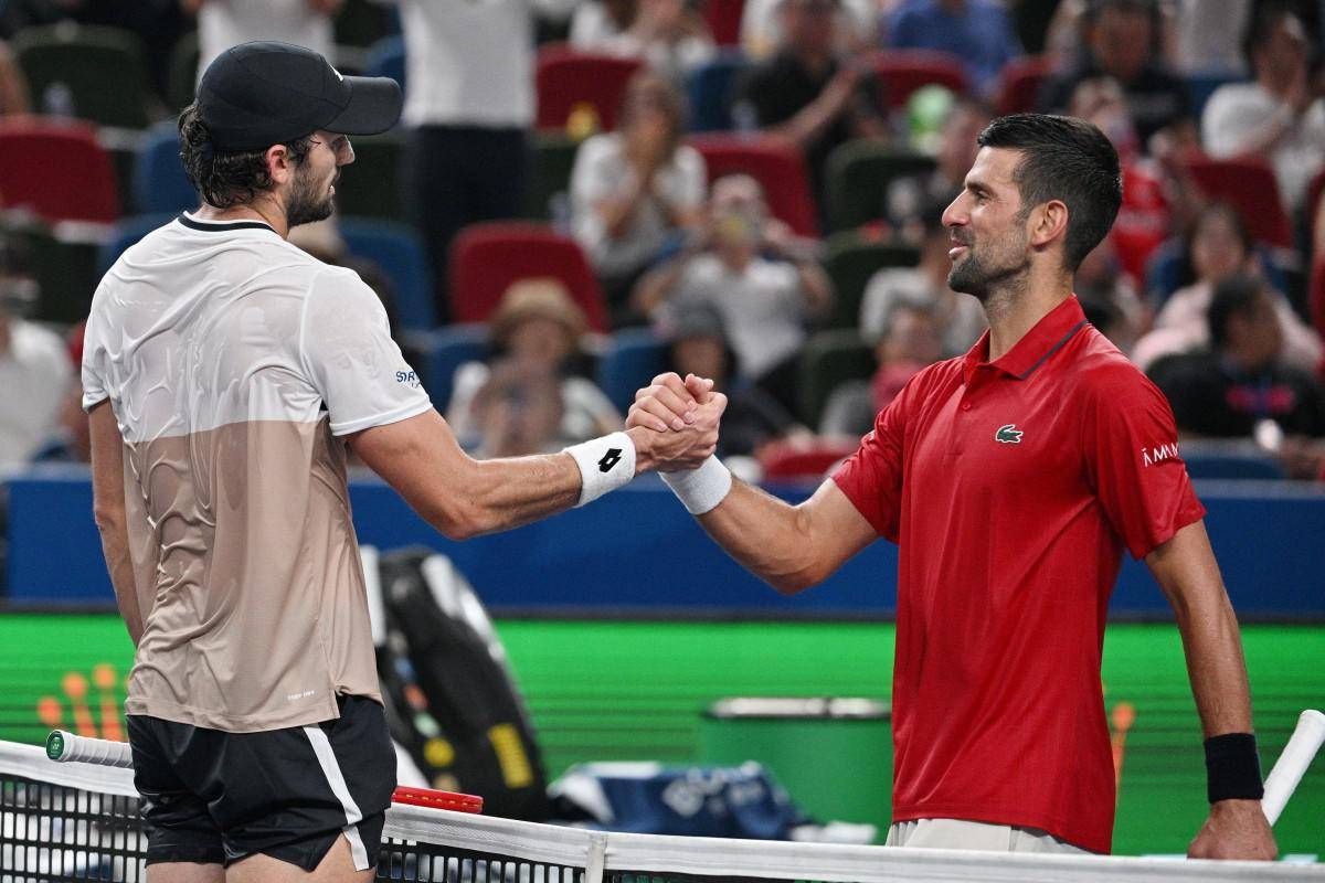 Djokovic si complimenta, Vacherot lo 'supplica': "Non ritirarti" - 
