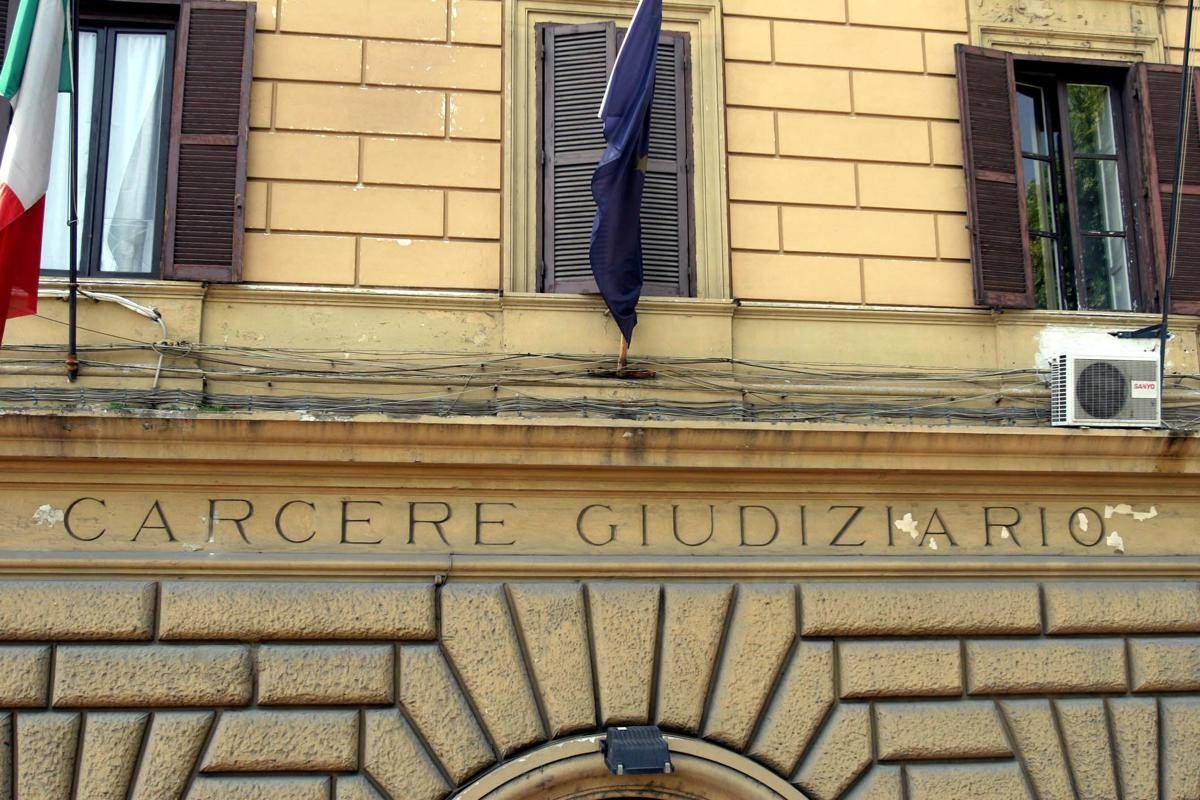 Regina Coeli, crolla parte del tetto: "Nessuno si è fatto male, ma grave pericolo" -