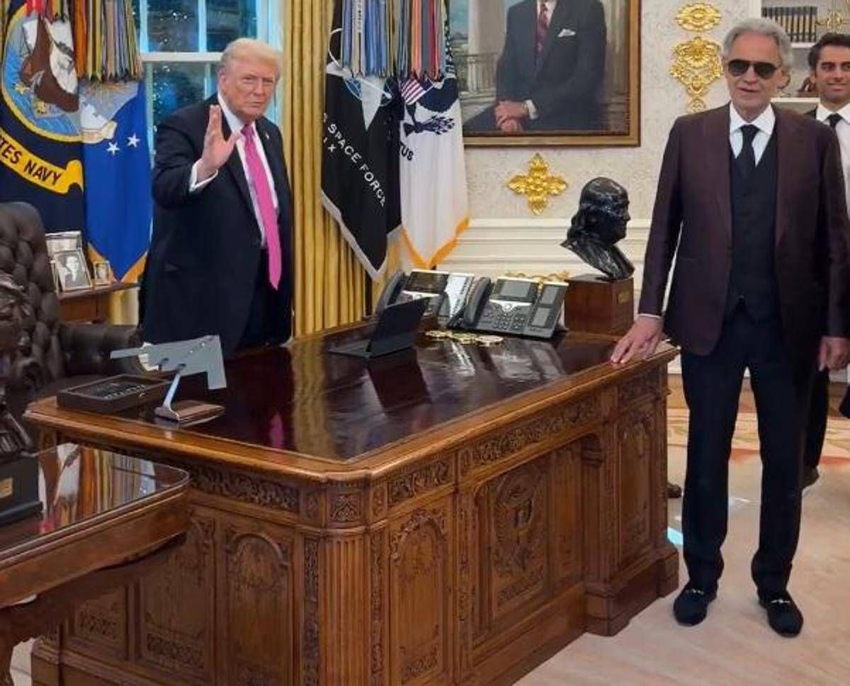 Trump e Bocelli, incontro alla Casa Bianca. E il tenore canta nello Studio Ovale -