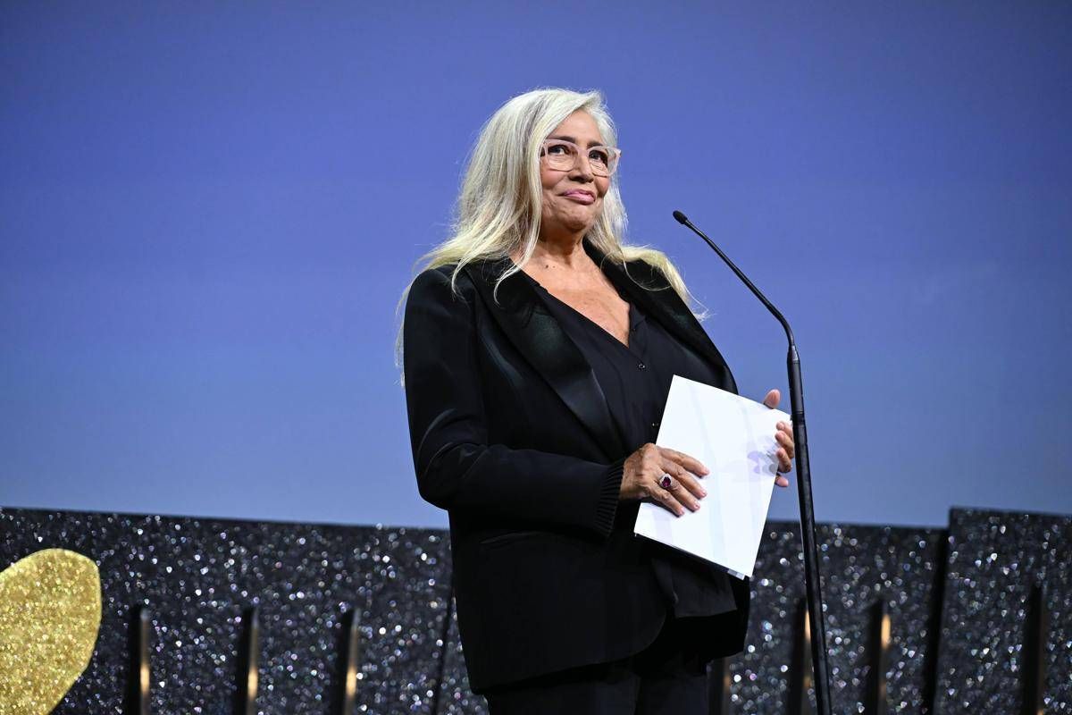 Mara Venier compie 75 anni, il mondo dello spettacolo fa gli auguri alla 'zia d'Italia' -