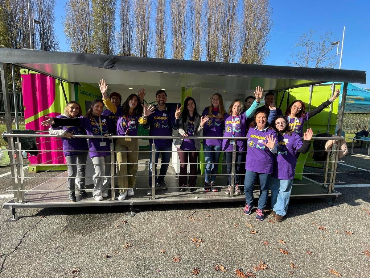 Ricerca, giovani e materie Stem: in Italia due tappe del laboratorio mobile Curiosity cube -