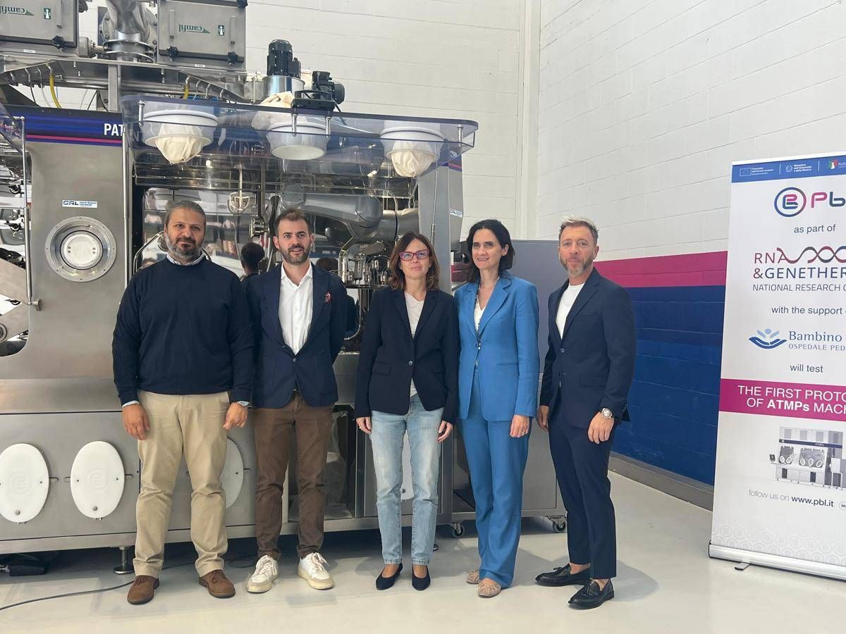 Ricerca, terapie avanzate personalizzate: presentato a Parma isolatore robotizzato CFBox -