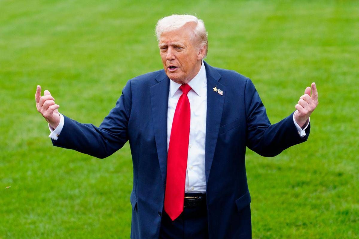 Ucraina-Russia, Trump: "Zelensky deve accettare le condizioni di Putin o sarà distrutto" -