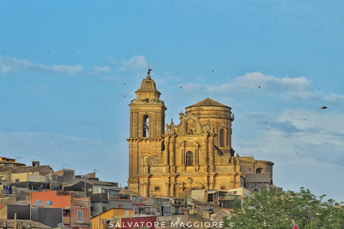 Il mistero di una basilica che ha sfidato i secoli e il fuoco del vulcano - Foto: Salvo2211/Wikipedia