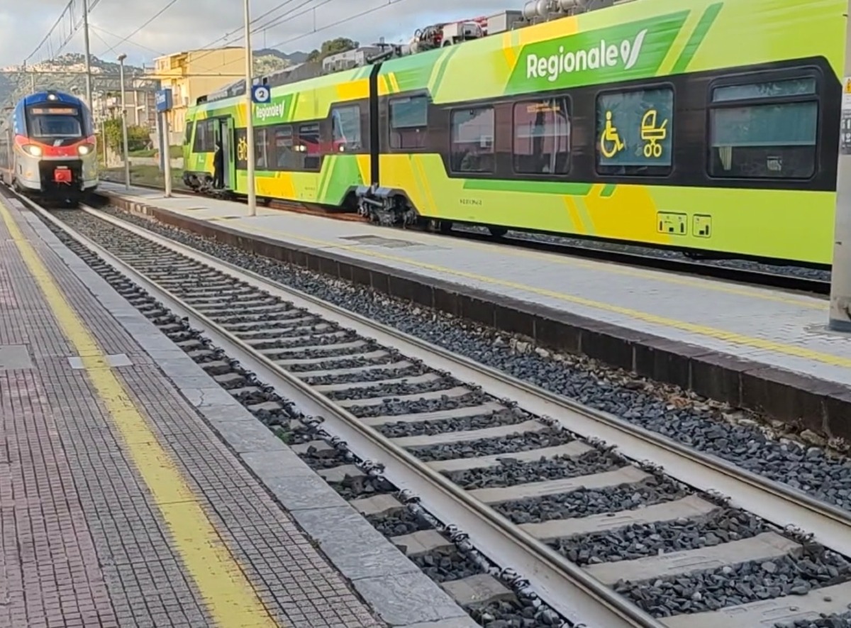 😱 Fiera dei Morti, Catania paralizzata: "Il treno per l’aeroporto ci mette solo 7 minuti" - Credit foto Sicilia in volo