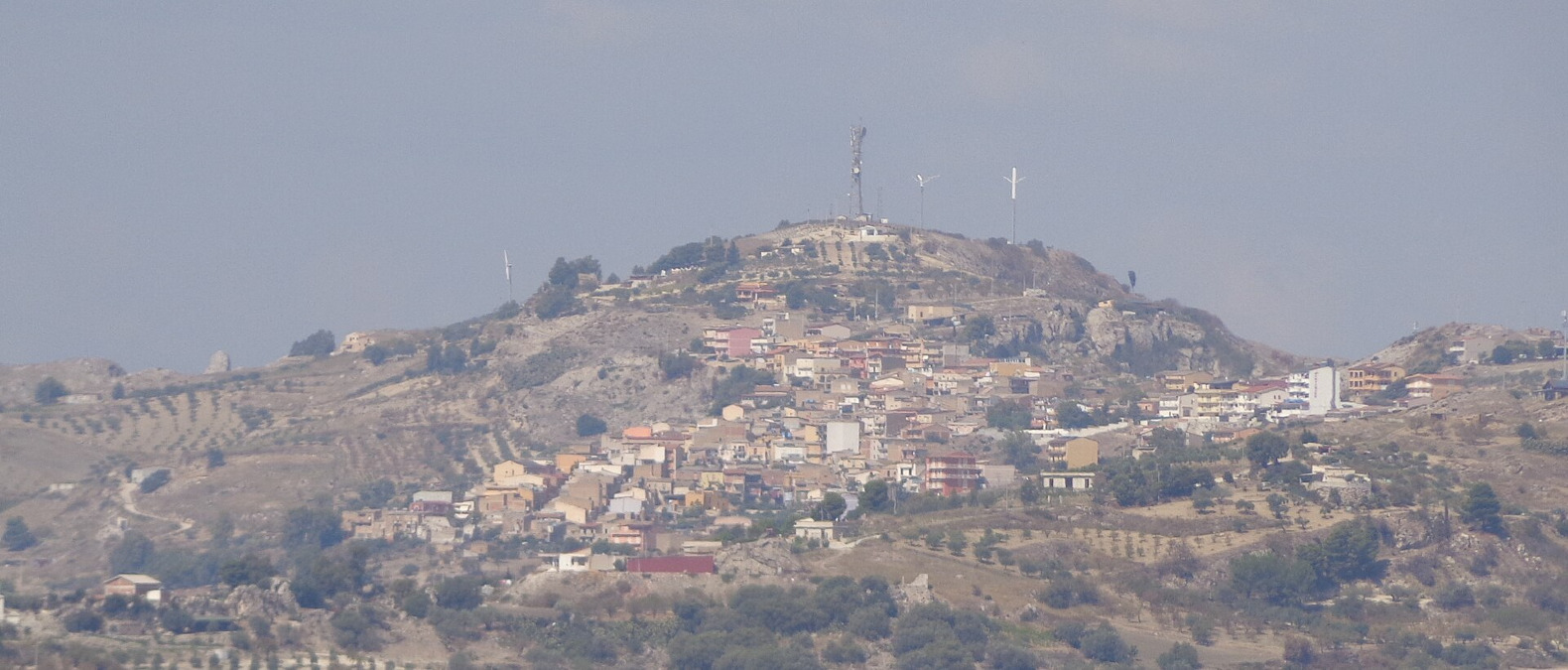 Il paese nato due volte: la storia dimenticata che vive tra i mandorli dell’Agrigentino - Foto: Effems/Wikipedia