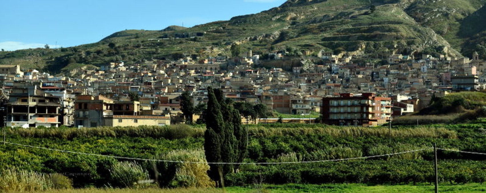 Lo storico borgo etneo raso al suolo da un terremoto che è rinato più forte di prima - Foto: Vincenzo491/Wikipedia
