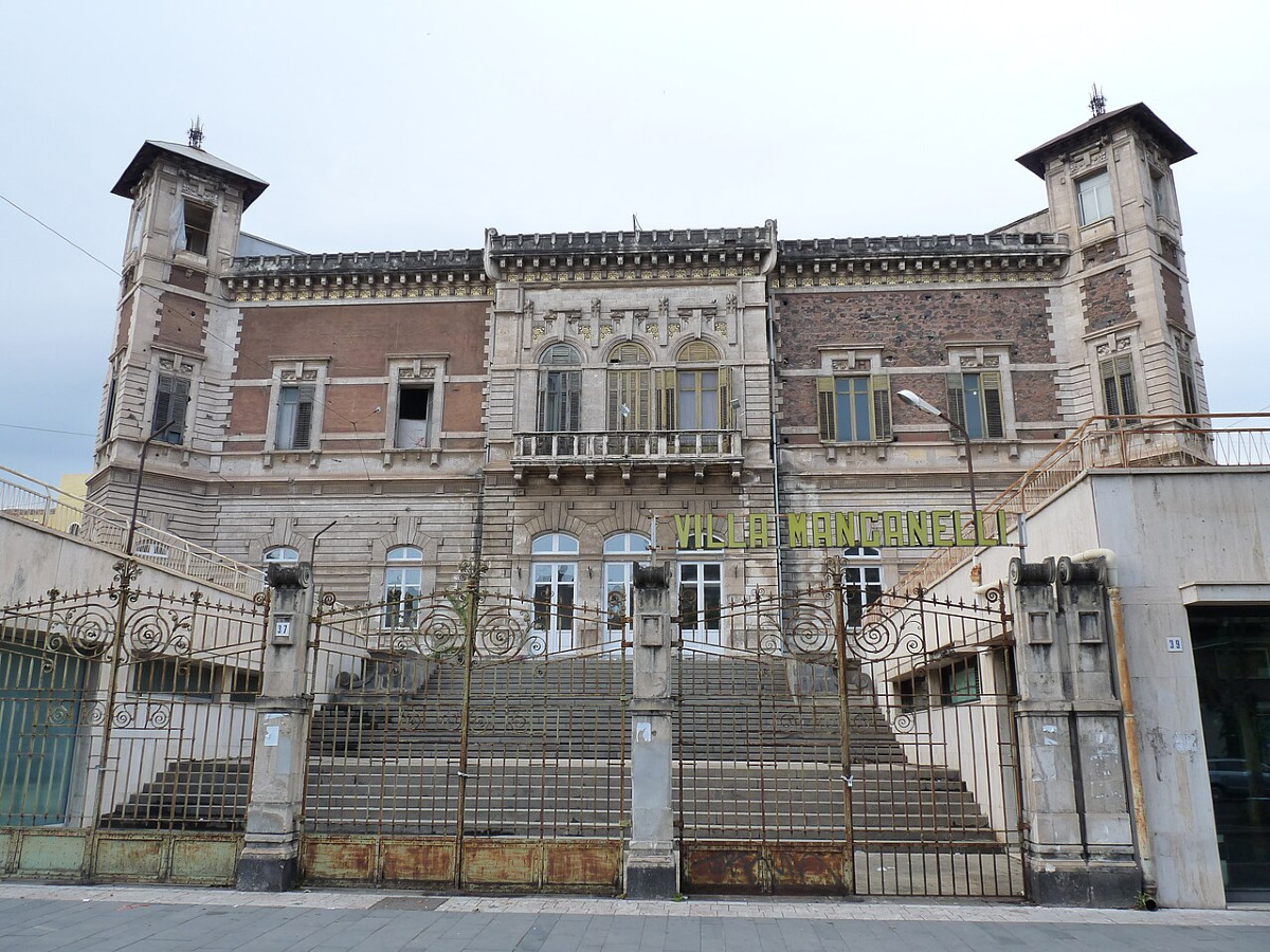 Dietro un portone qualunque di Catania, una dimora ha conservato l’anima di un’epoca che non c’è più - Foto: Ji-Elle/Wikipedia