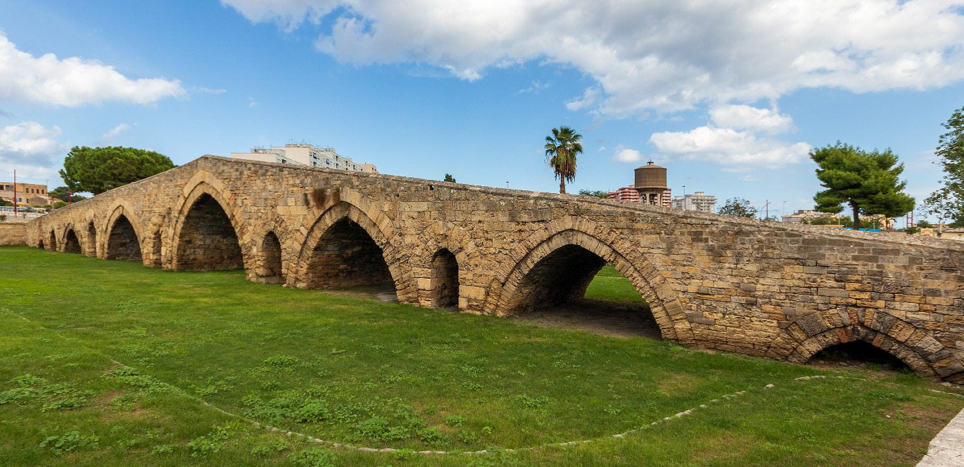 Il ponte medievale di Palermo che ha sfidato fiumi, battaglie e un destino già scritto - Foto: Matthias Süßen/Wikipedia
