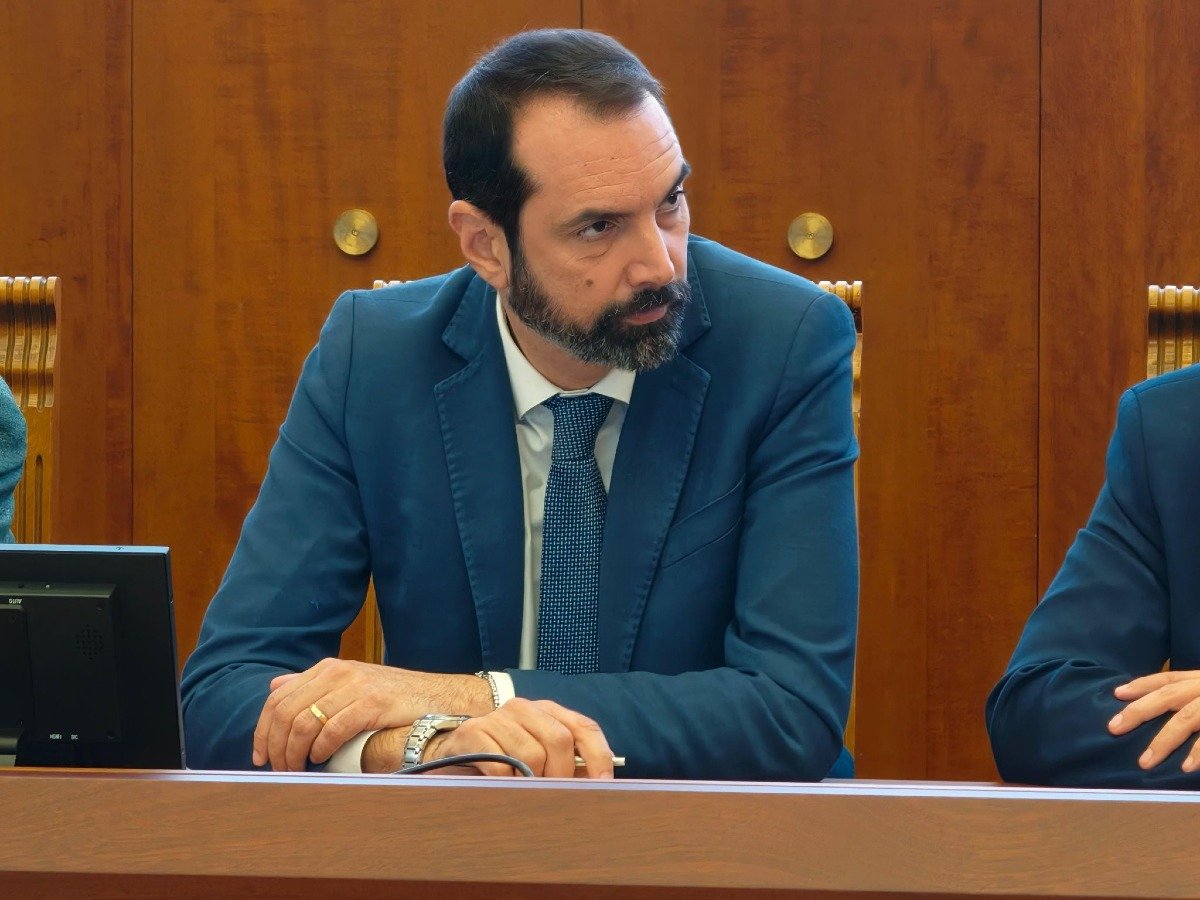 Pestaggio al Liceo Basile, il Sindaco lancia un messaggio alla vittima - 