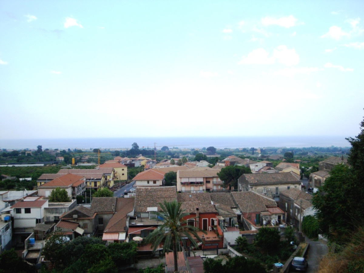 Vicino Catania, c'è un territorio sospeso tra Etna, tradizioni e antiche rotte commerciali - Foto: Simonrmatiz/Wikipedia