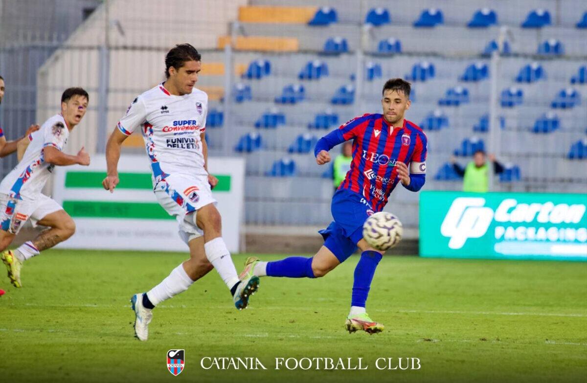 Casarano batte Catania FC con un sorprendente gol al 9° minuto | Ecco perché il sogno della promozione rischia di svanire! - 