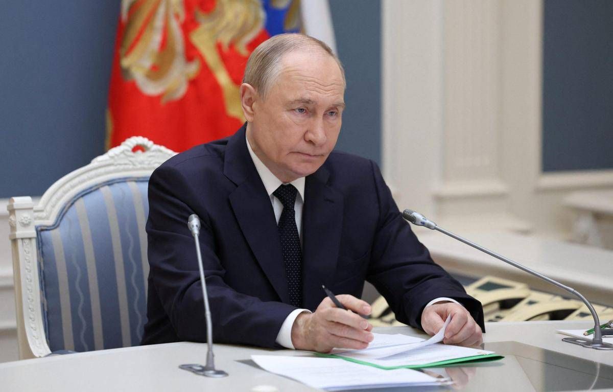 Putin, lo show e il messaggio: "Ecco le super armi della Russia" - 