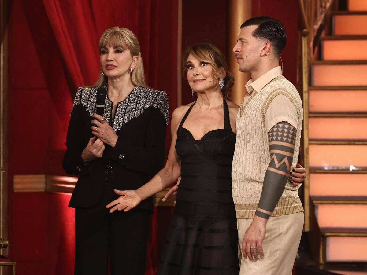 D'Urso show a Ballando, in lacrime per la madre poi attacca: "Dette cose non vere" - 