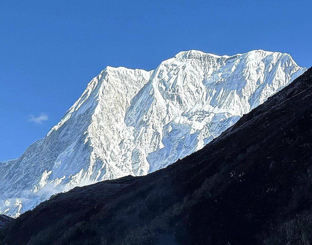 Nepal, dispersi 2 alpinisti italiani: stavano tentando di scalare il Panbari - 