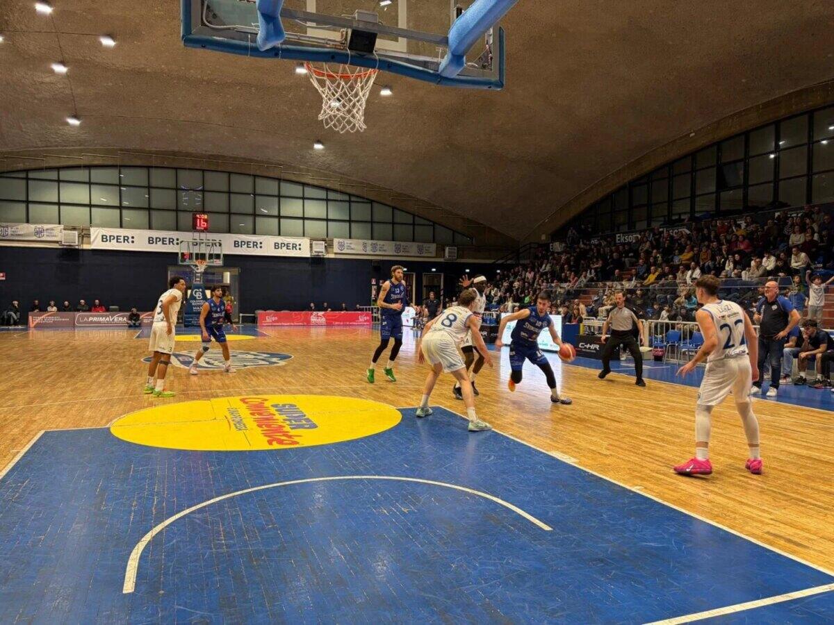Virtus Ragusa trionfa in un derby avvincente contro Milazzo, 90-88 - 