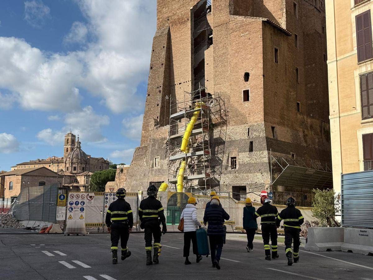 Torre dei Conti, zona 'sospesa' e locali in difficoltà in attesa della messa in sicurezza - 