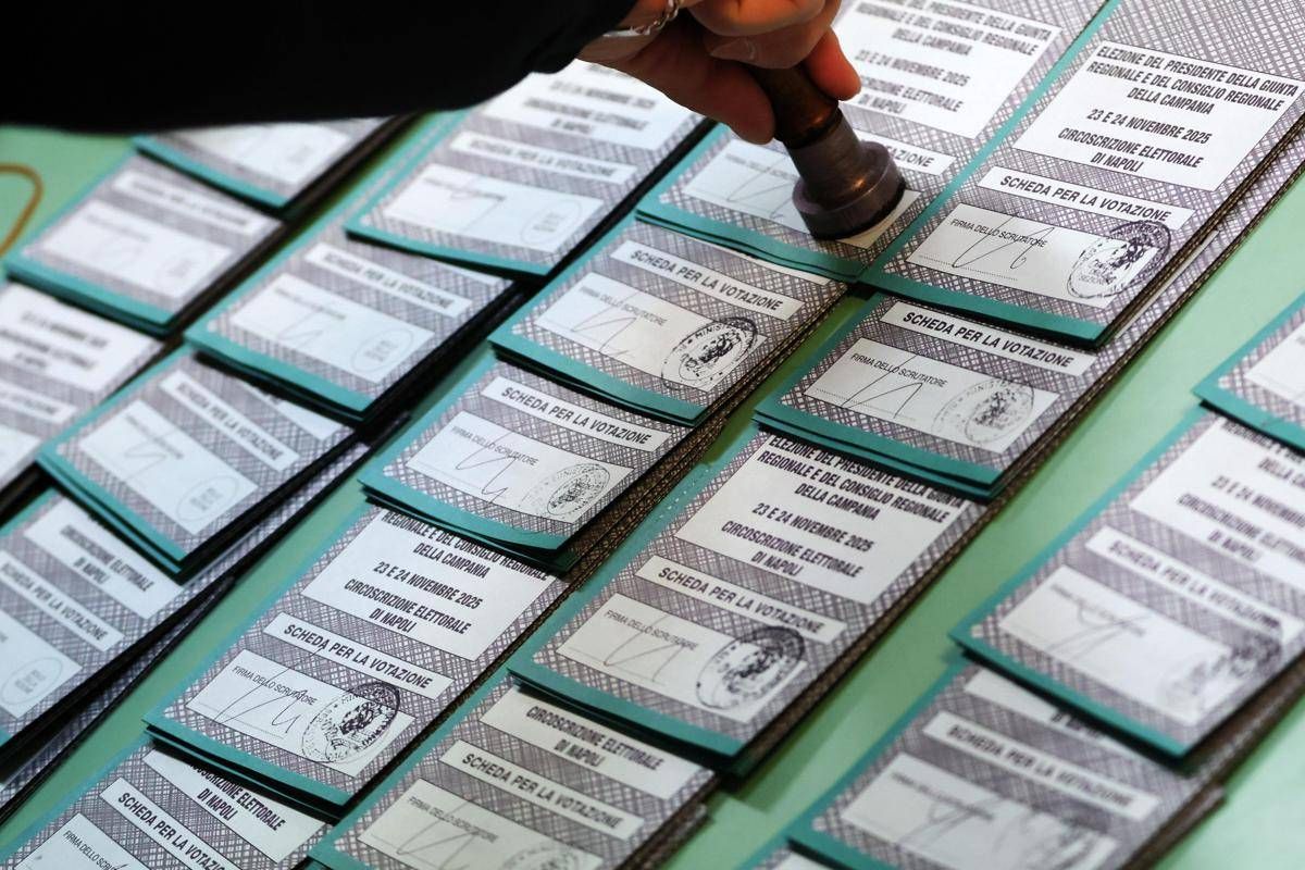 Elezioni Regionali, urne aperte in Campania, Puglia e Veneto. Alle 23 di domenica affluenza in calo - 
