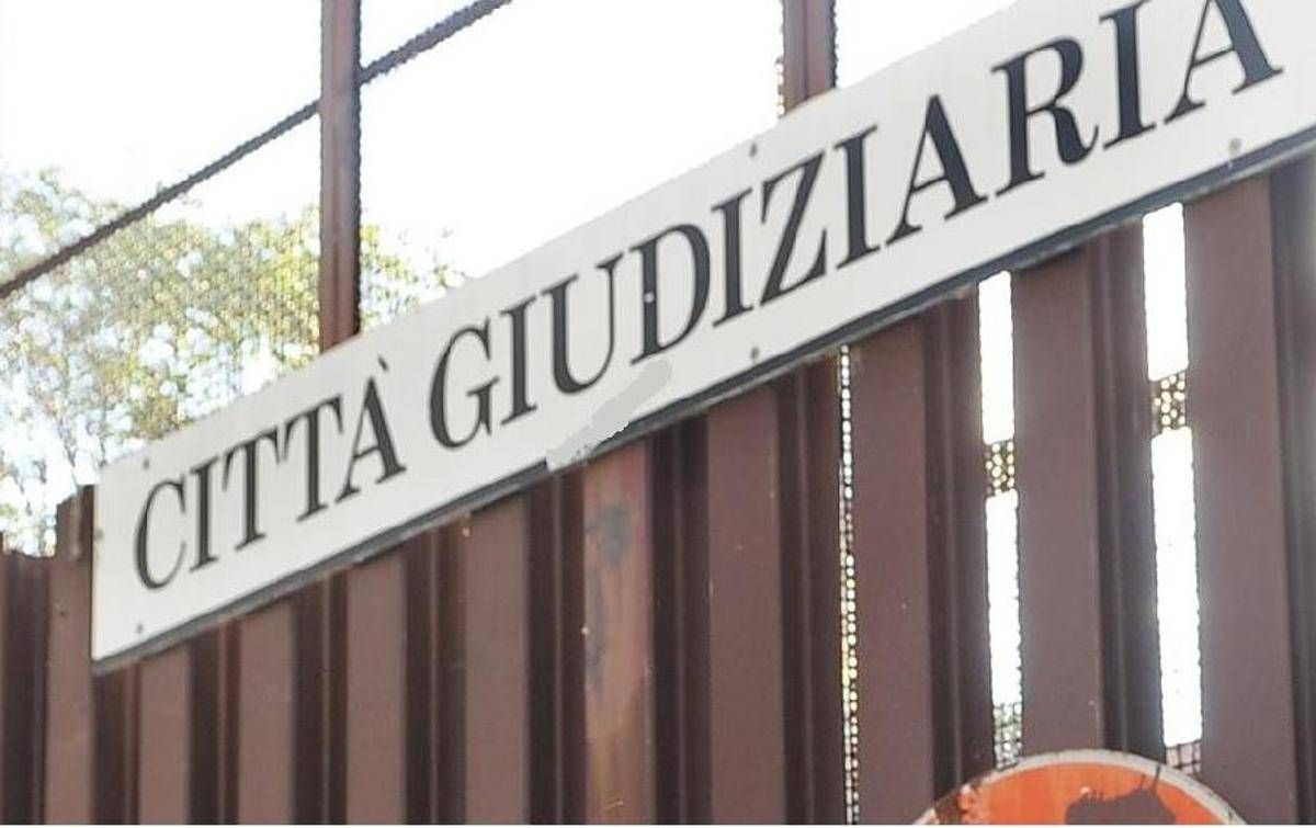 Roma, condannato in appello protagonista video hit 'Amico del Quore' di Achille Lauro - 