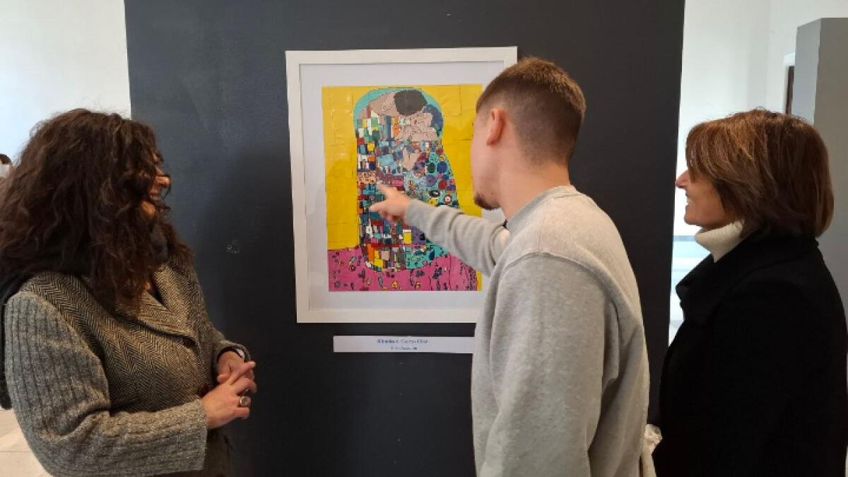 Arte e riscatto: La sorprendente mostra del Comune di Caltanissetta trasforma i giovani in artisti! | Perché questa iniziativa sta facendo discutere? - 